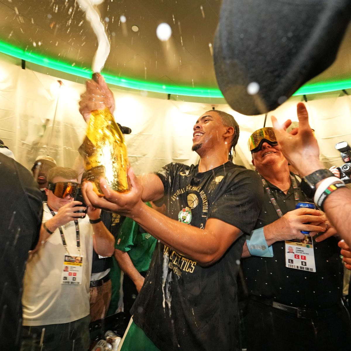 رقم تاريخي... بوسطن سلتيكس يتزعم NBA (صور)